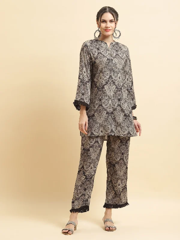 Relaxed Jogger and T-shirt Sets Women Liva Rayon Grey Paisley Print Co-Ord Set