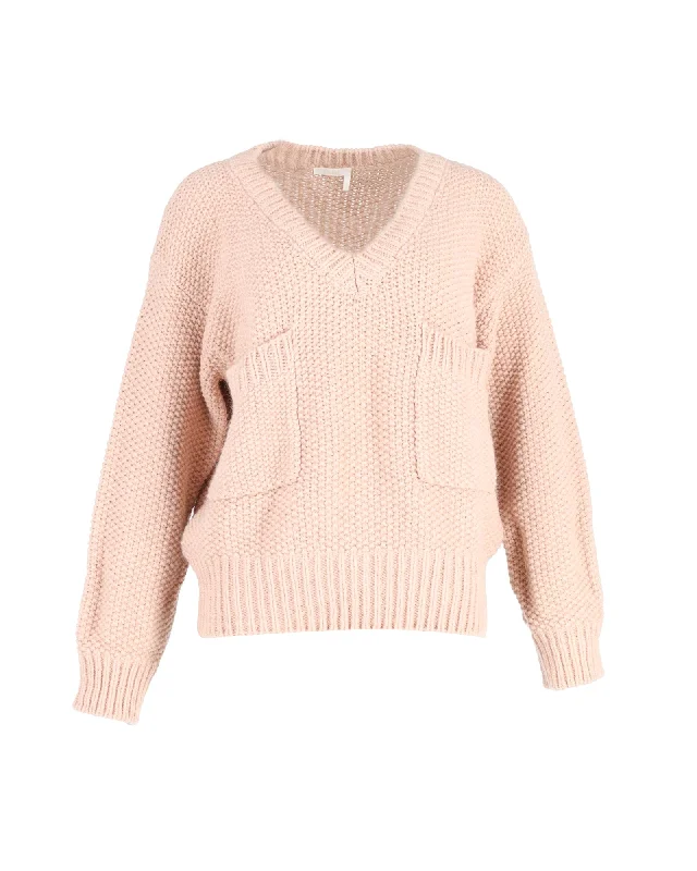 Fashionable oversized sweaters Chloé Oversized Chunky V-Neck Sweater in Peach Wool