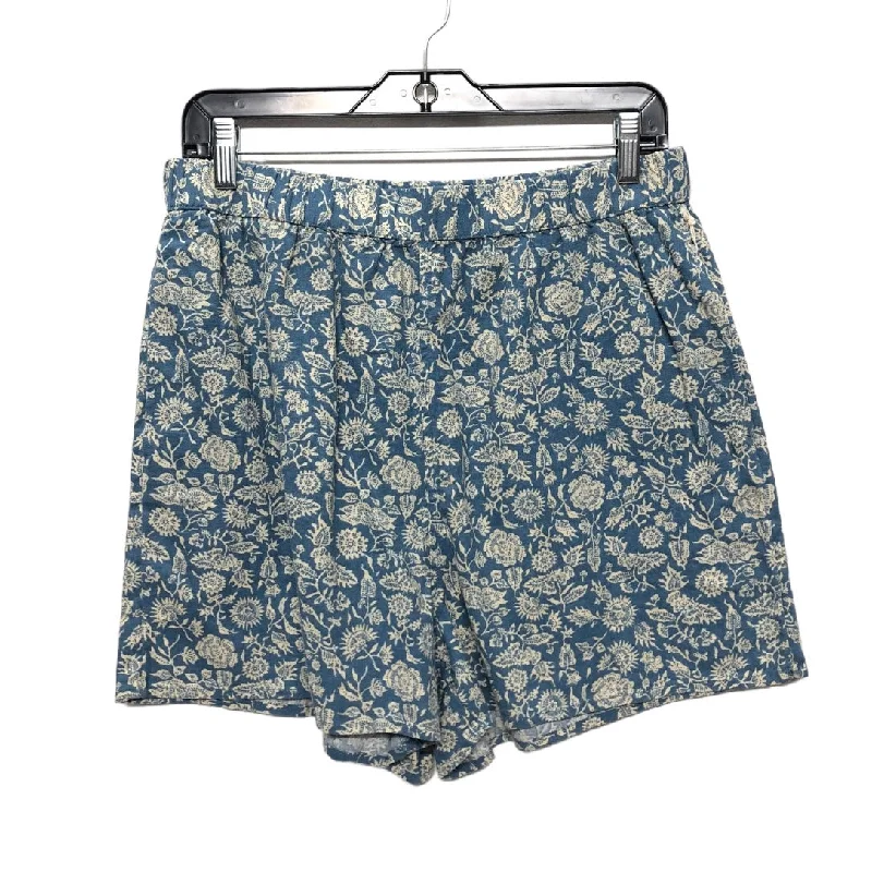 women’s short casual shorts Blue Shorts Universal Thread, Size M