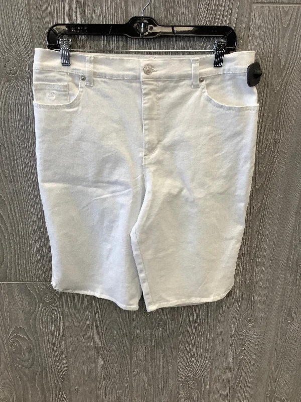 practical shorts women White Shorts Gloria Vanderbilt, Size 12